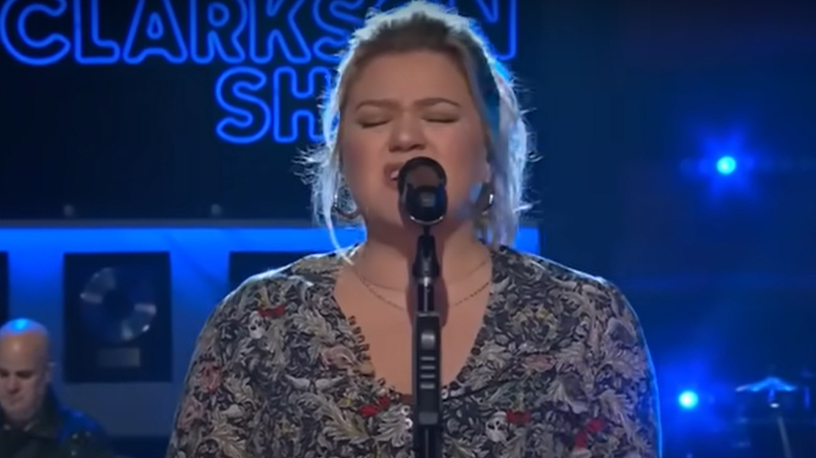 Kelly Clarkson takes on Cher with stunning cover of 'Strong Enough'