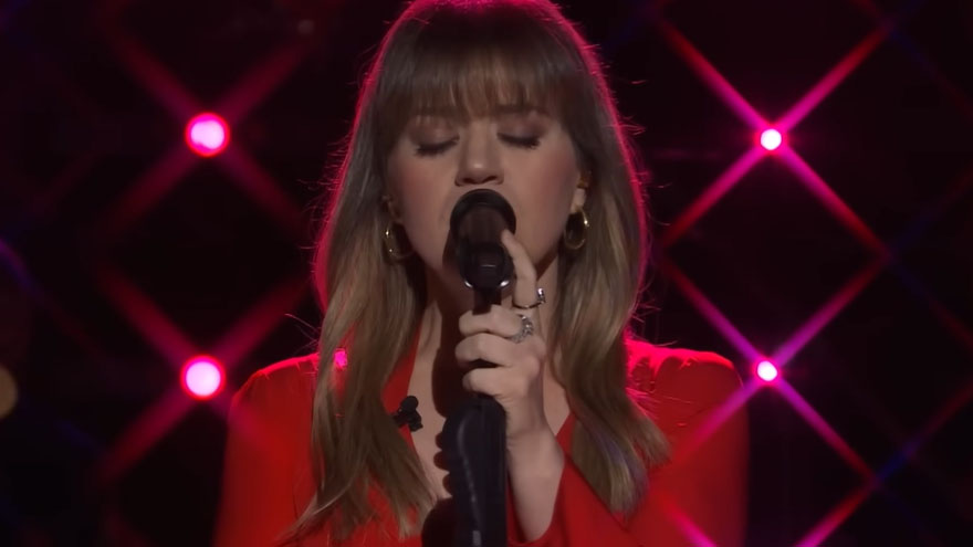 Watch Kelly Clarkson belt out Billie Eilish's 'What Was I Made For'