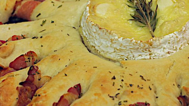 Bacon Camembert Dipping Wheel  Recipe