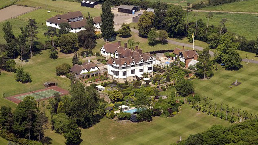 Inside Rod Stewart's $14.2million mansion that he can't seem to sell