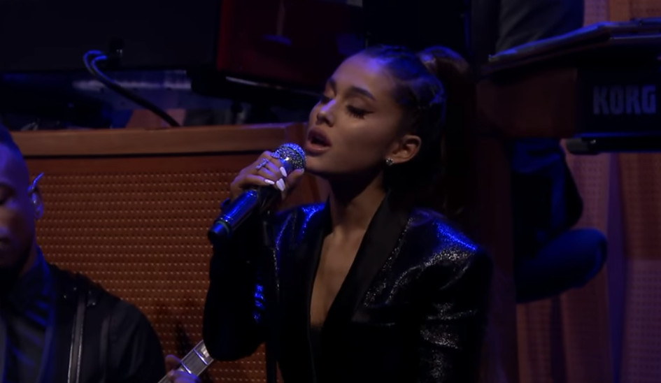 Watch Ariana Grande's stunning tribute to the late Aretha Franklin