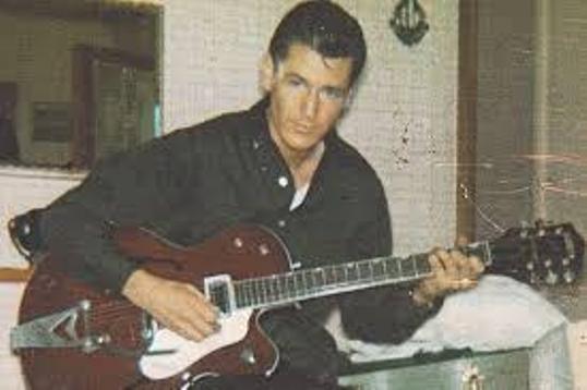 Peter Posa performs White Rabbit on That's Country with Ray Columbus