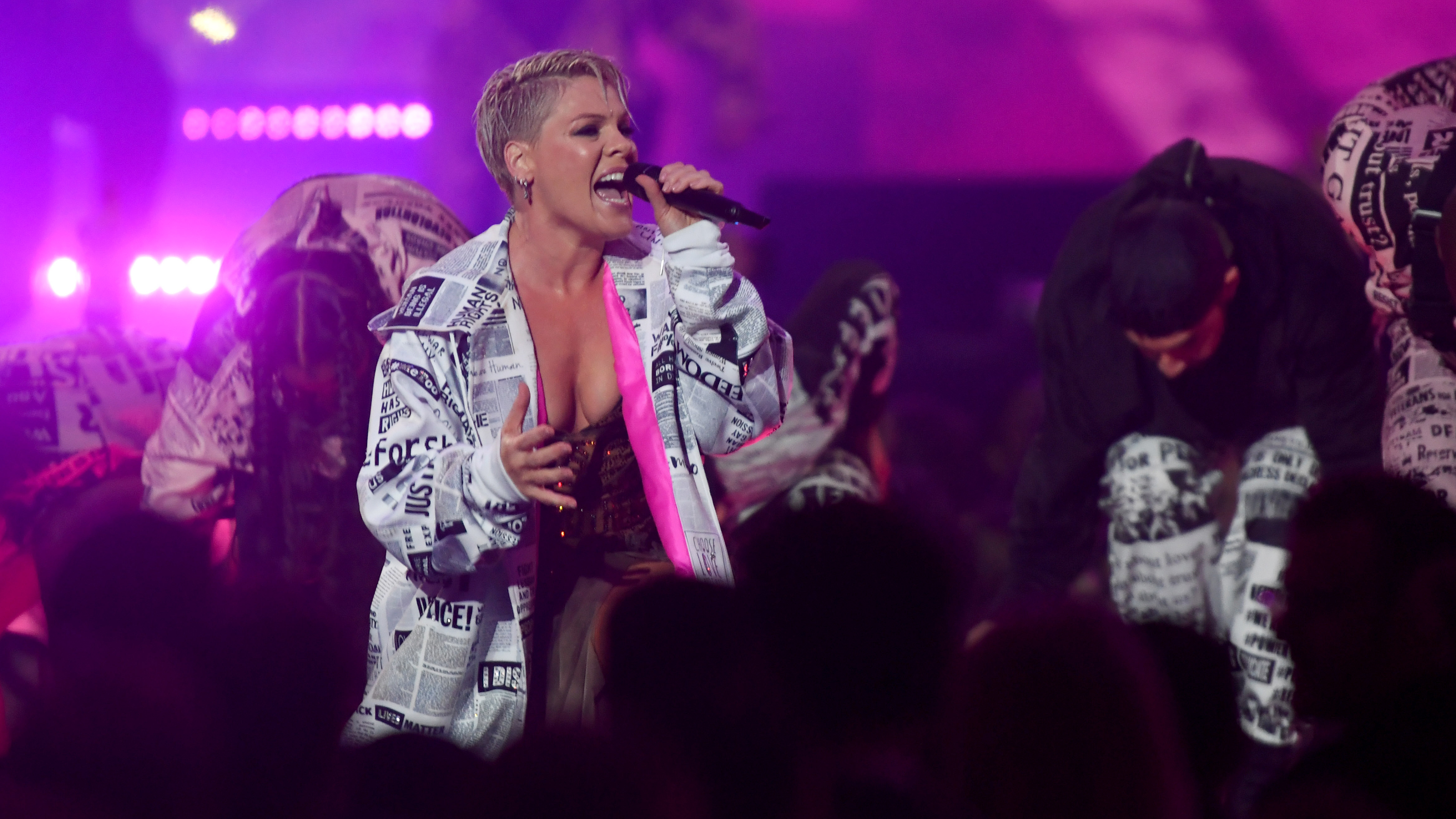 Pink performs an incredible medley