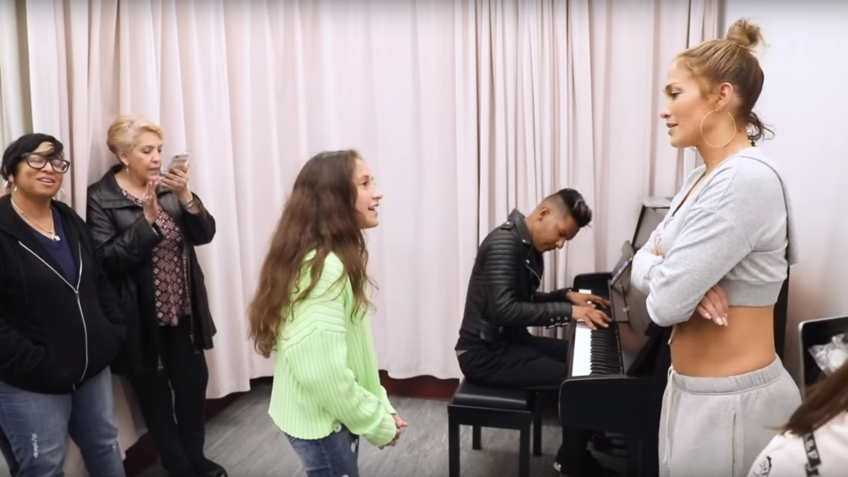 Jennifer Lopez's daughter shows off her impressive singing voice with powerful cover of Alicia Keys