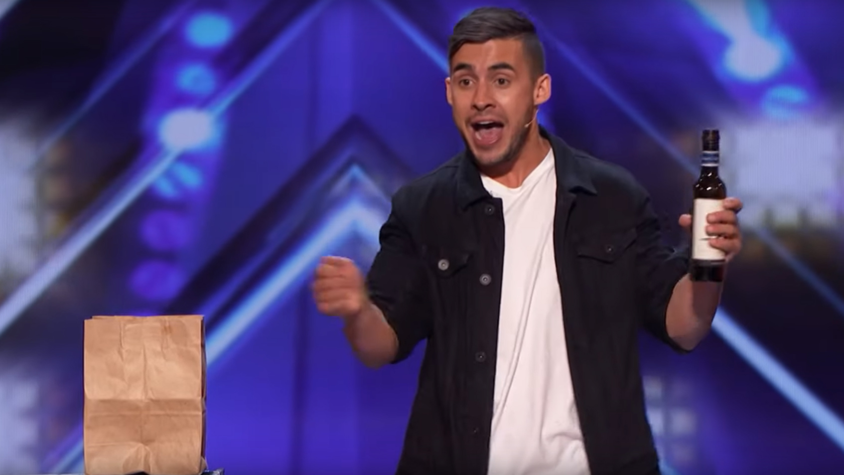 Australian magician STUNS American's Got Talent judges with "intoxicating" magic tricks!