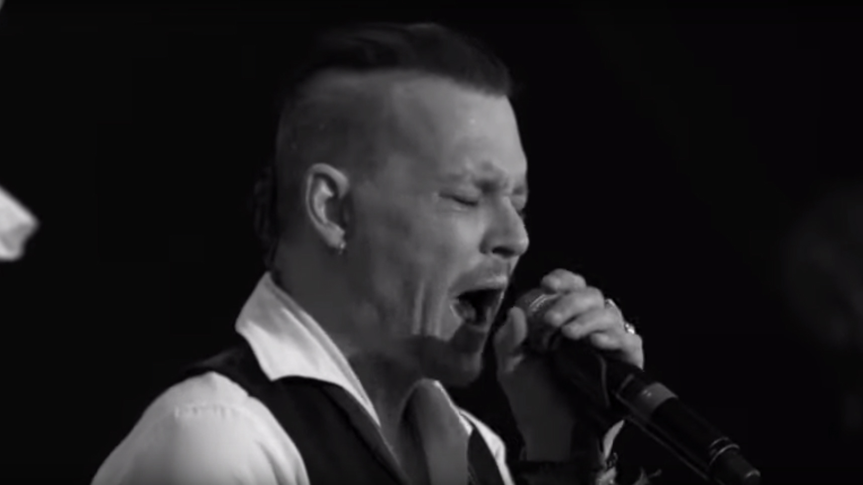 Johnny Depp performs EPIC cover of David Bowie's 'Heroes' with his band