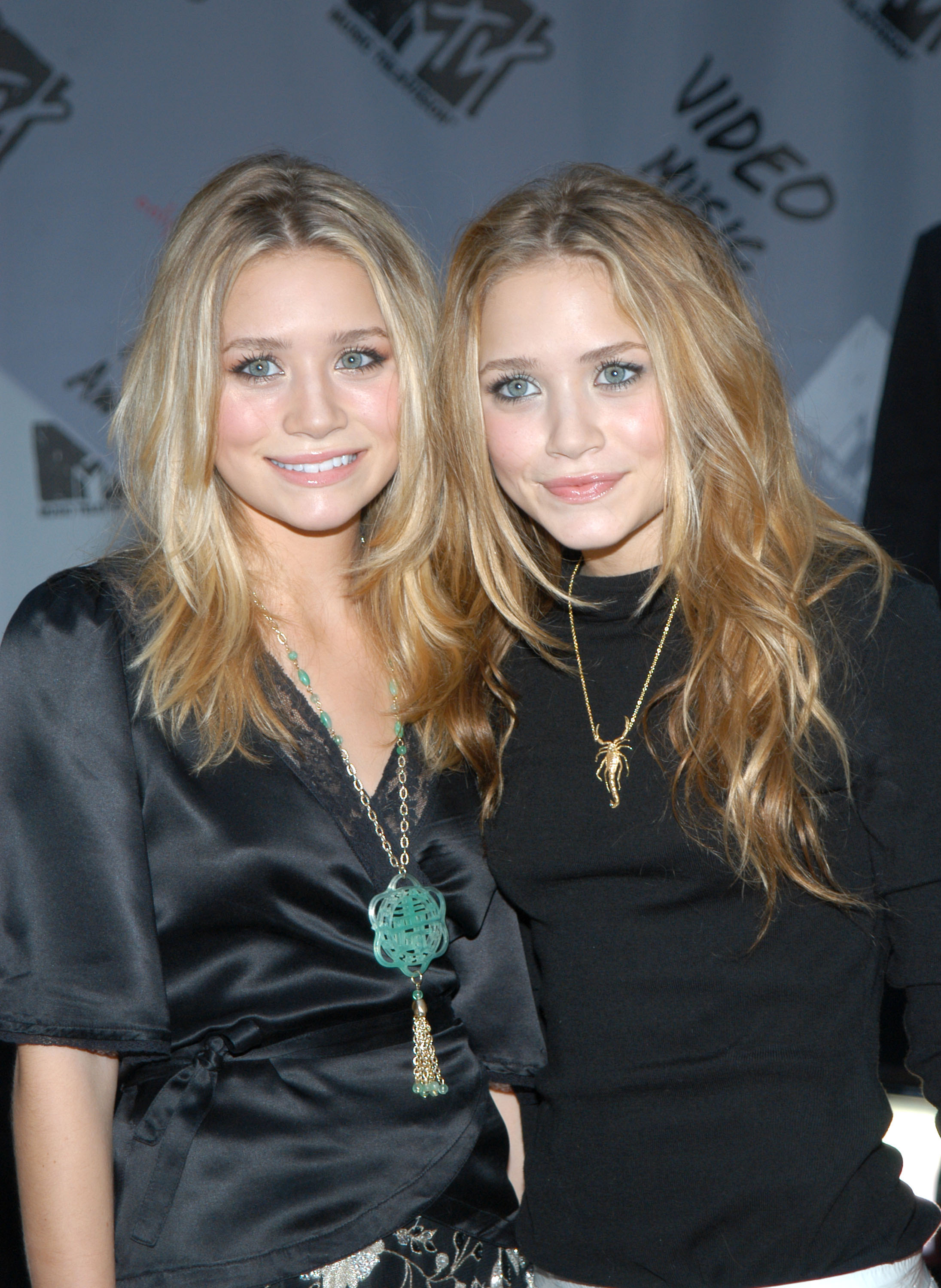 Udover eftermiddag helbrede Remember '90s child stars Mary-Kate and Ashley Olsen? Well they're turning  33 today and look unrecognisable now ...