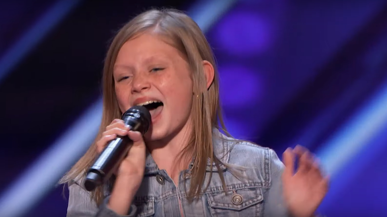 12-year-old wows America's Got Talent judges with her powerhouse acoustic cover of Aretha Franklin