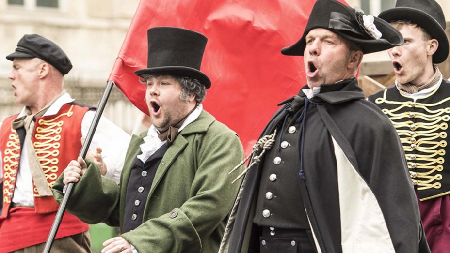 James Corden takes on 'Les Misérables' for the most hilarious 'Crosswalk Musical' in Paris!