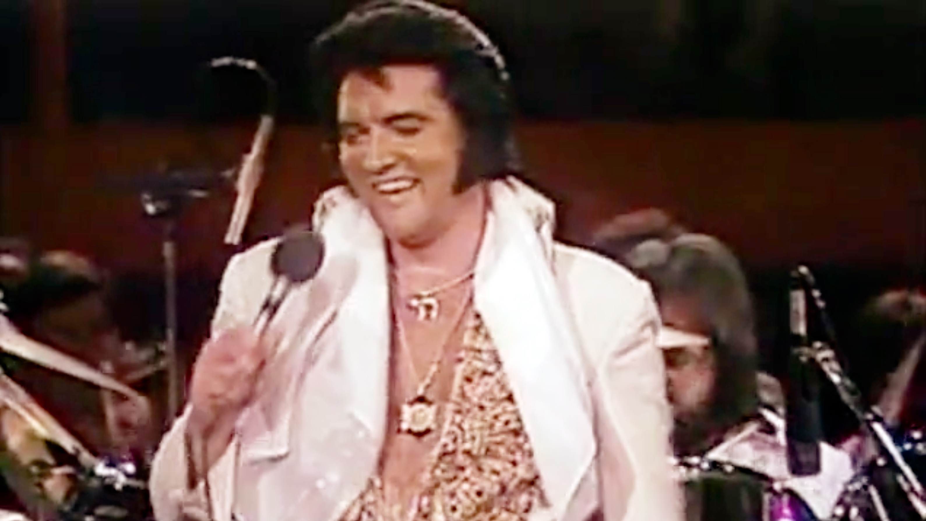 WATCH: Elvis Presley singing his final song 'Are You Lonesome Tonight' at his last ever concert