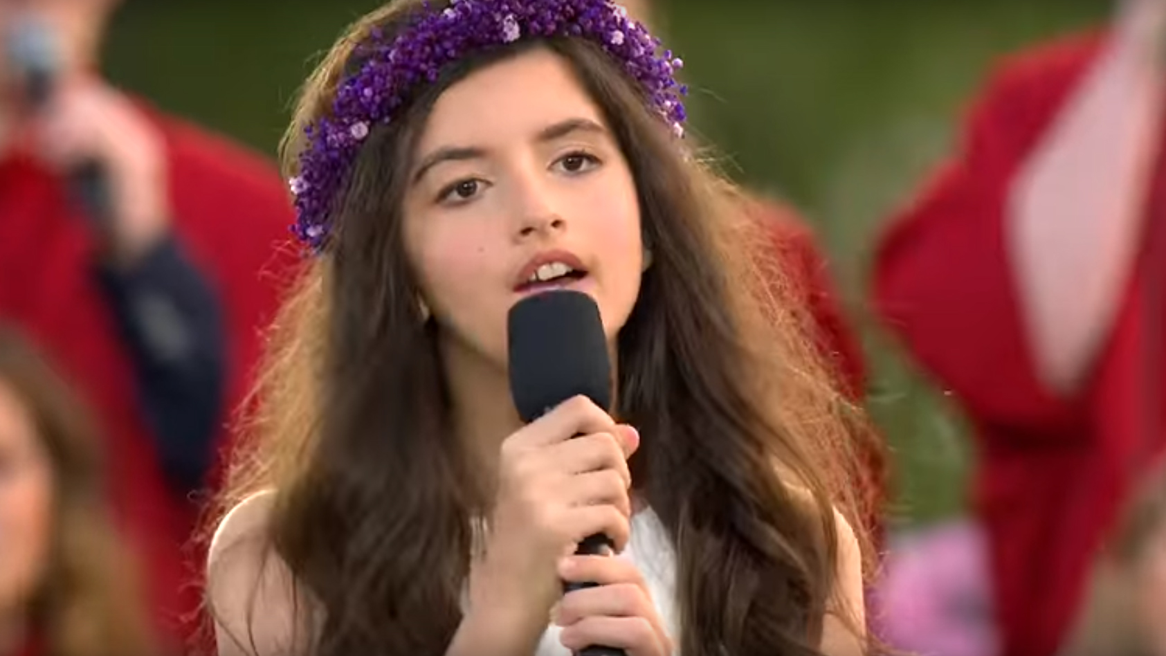 11-year-old girl performs STUNNING cover of Elvis' 'It's Now or Never'