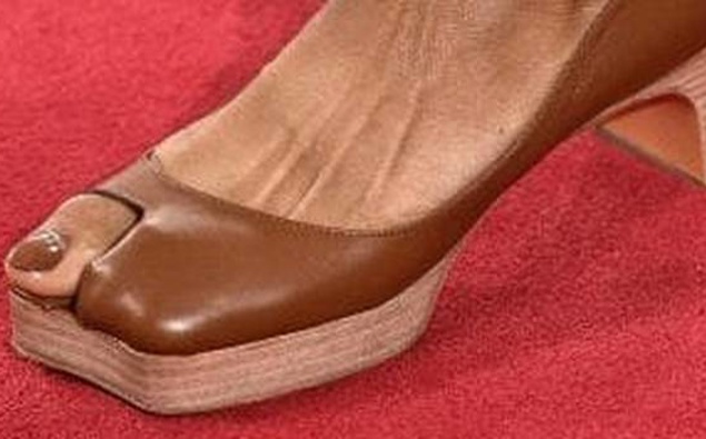 Number One Toe One-toed heels are the new shoe trend ... and we really don't ...