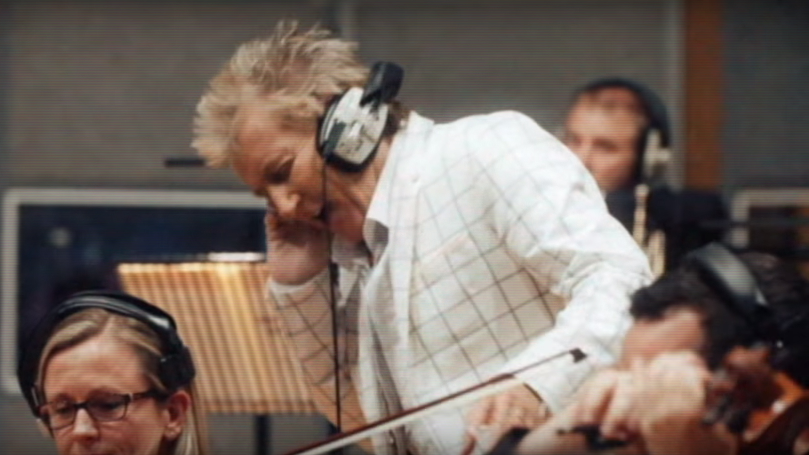 Rod Stewart releases beautiful new orchestral rendition of 'I Don’t Want To Talk About It'