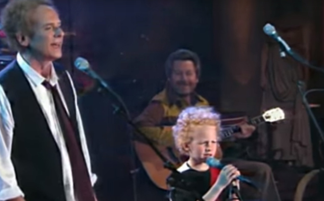 Art Garfunkel and his son sing adorable rendition of 'The 59th Street