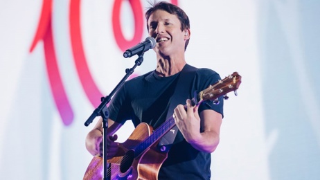 Jase and Bernie chat to the charming James Blunt
