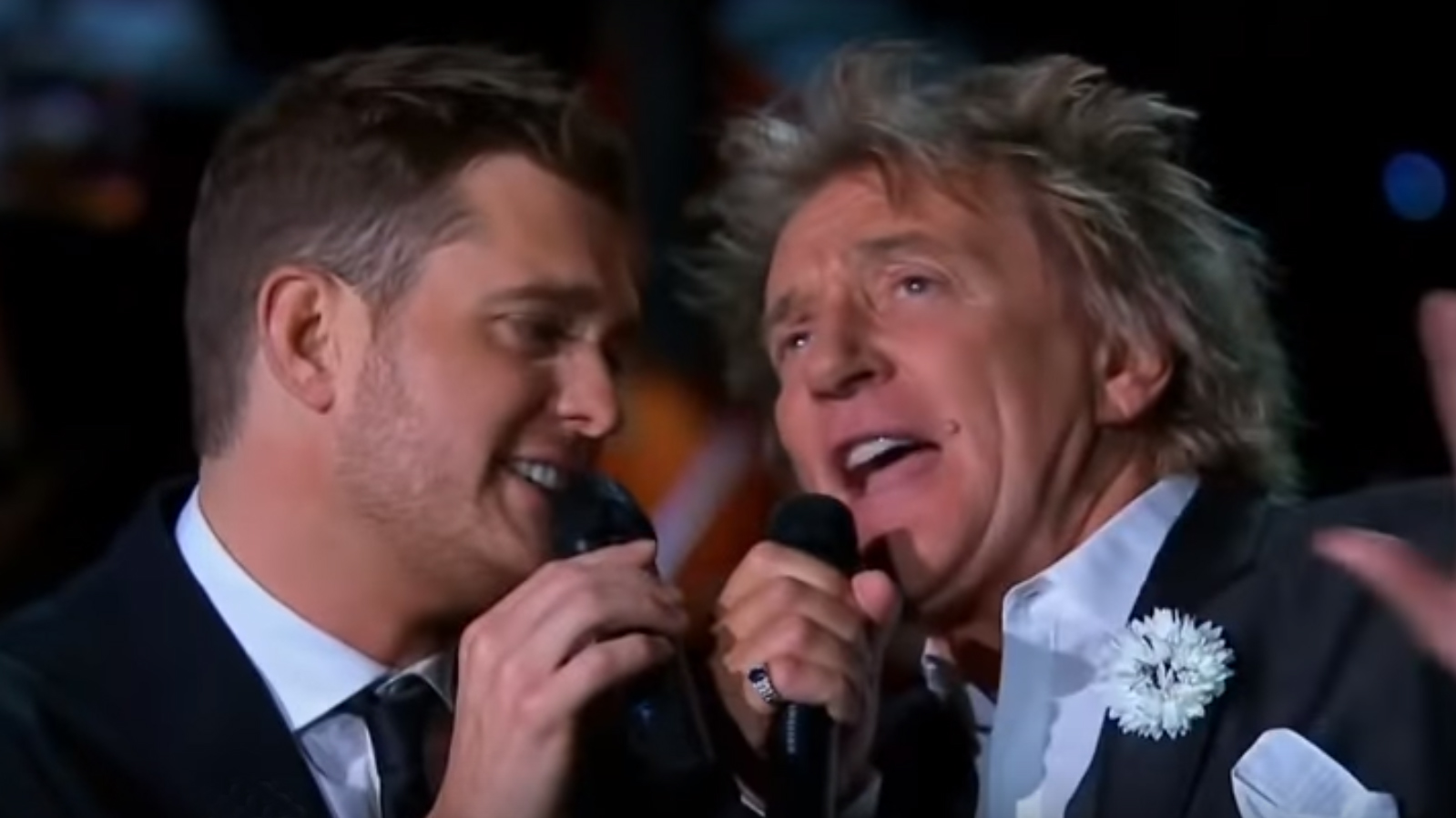 Michael Bublé and Rod Stewart belt out festive cover of 'Winter Wonderland'