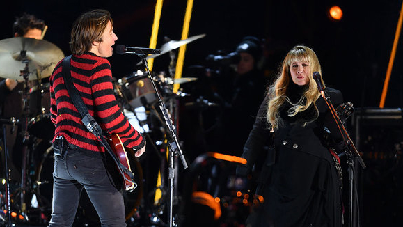 Stevie Nicks and Keith Urban perform rocky duet of 'Stop Draggin' My Heart Around' live