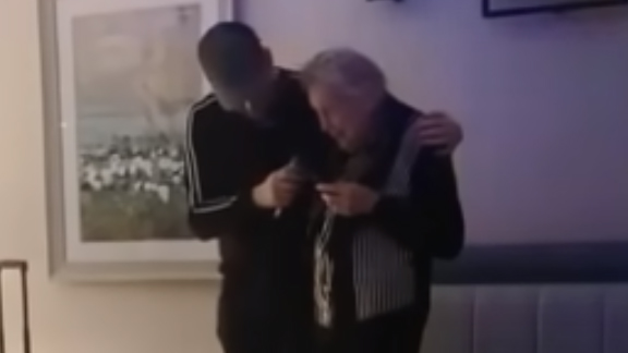 Woman with dementia storms the pop charts with her amazing cover of Frank Sinatra's 'My Way'