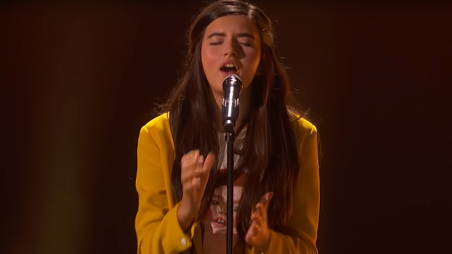 14-year-old stuns with her cover of Elton John's 'Goodbye Yellow Brick Road' on America's Got Talent