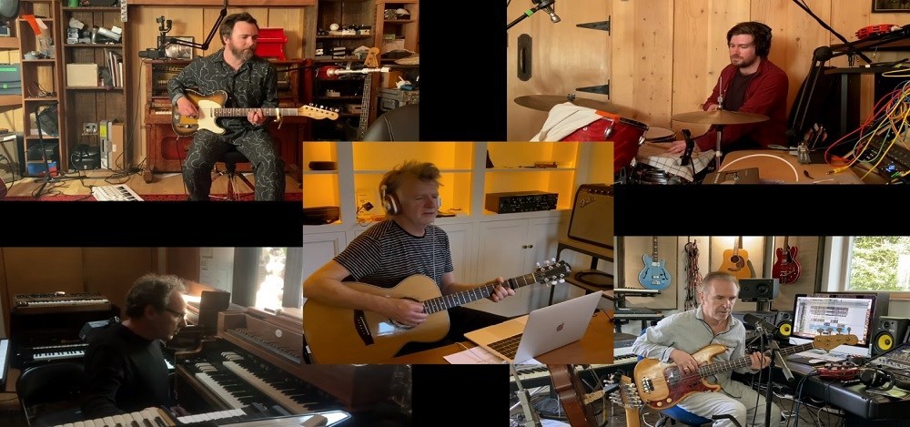 Crowded House reunite over video to perform beautiful rendition of 'Don't Dream It's Over'