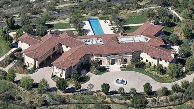 Prince Harry and Meghan Markle have been living in this ultra-luxury Beverly Hills hideout that belongs to Hollywood tycoon Tyler Perry. Photo / Google Earth