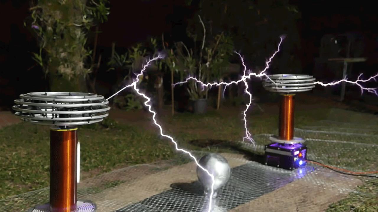 Enjoy Toto’s “Africa” Played Entirely on Tesla Coils