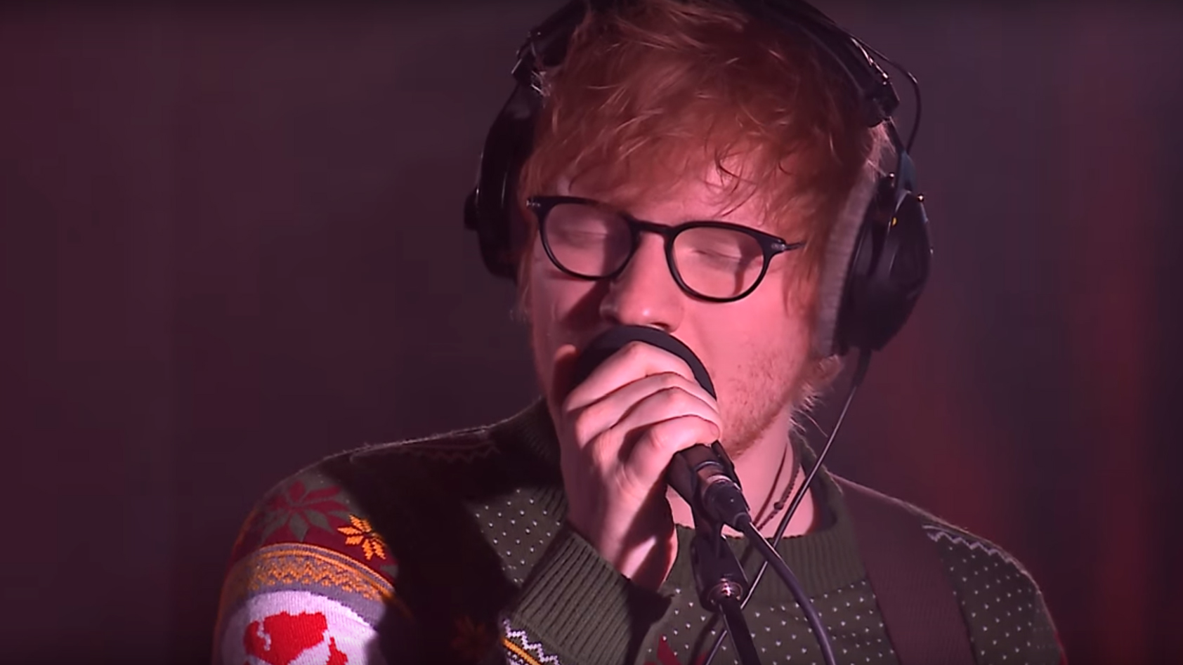 Ed Sheeran performs stunning live cover of the Pogues' Christmas classic 'Fairytale Of New York'