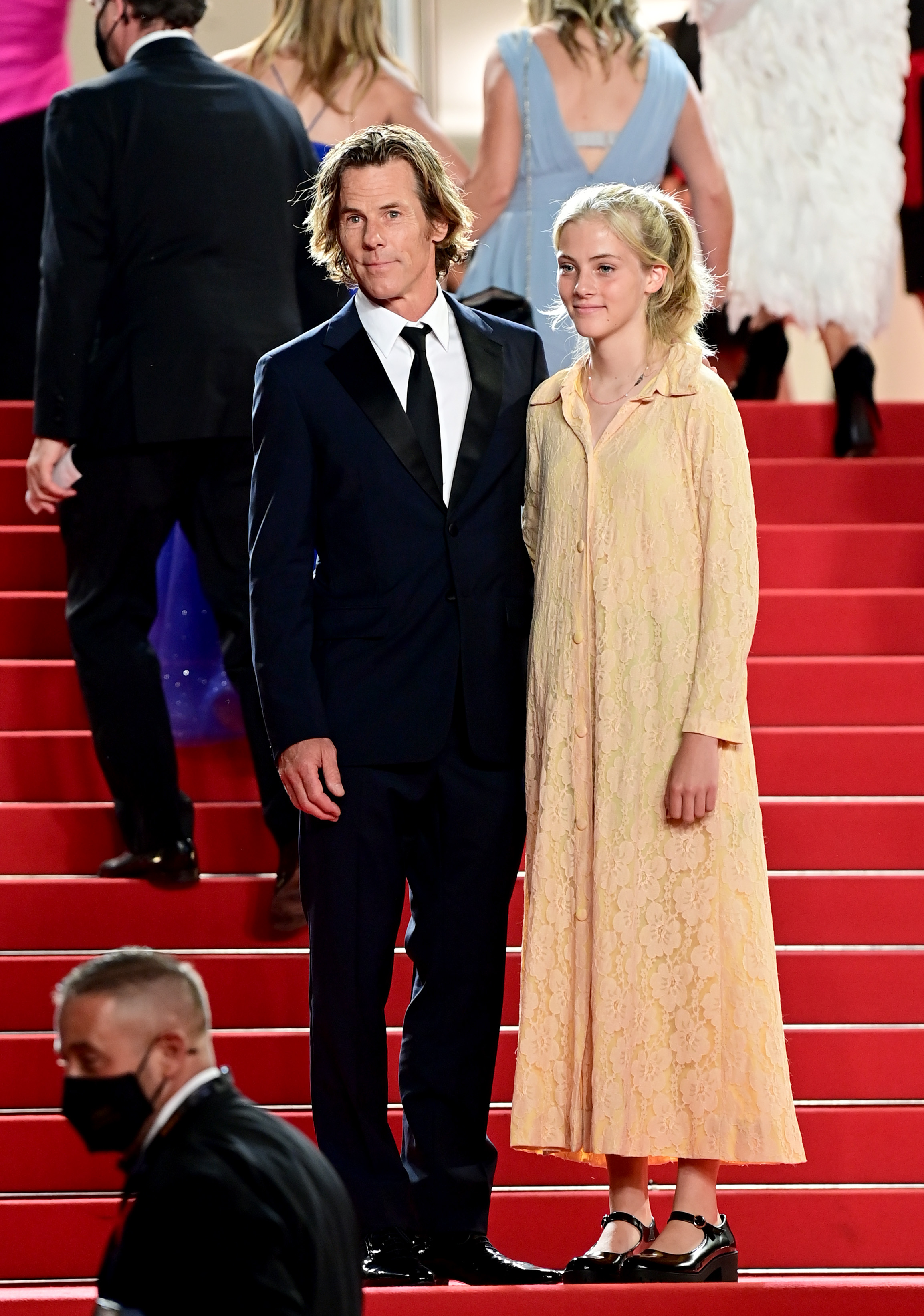 Julia Roberts' daughter stuns while making her red carpet debut alongside dad Danny Moder