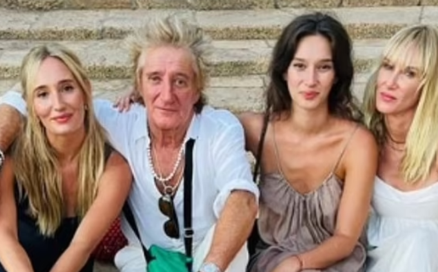 Rod Stewart's daughter Ruby shares beautiful rare family photo of him with seven of his eight children