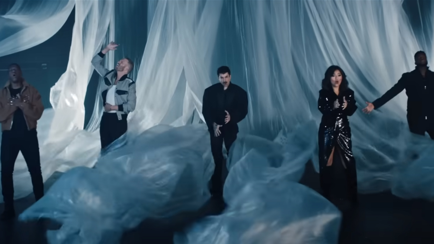 Pentatonix release beautiful new a cappella song from their upcoming Christmas album