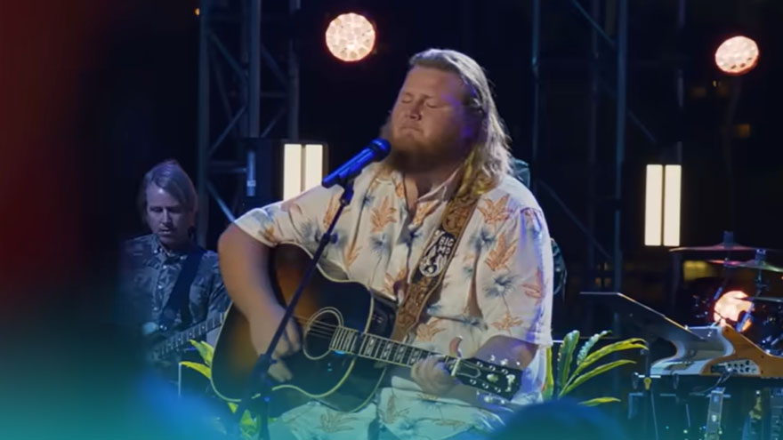 American Idol contestant wows with incredible cover of Otis Redding's 'Sittin' On The Dock Of The Bay'