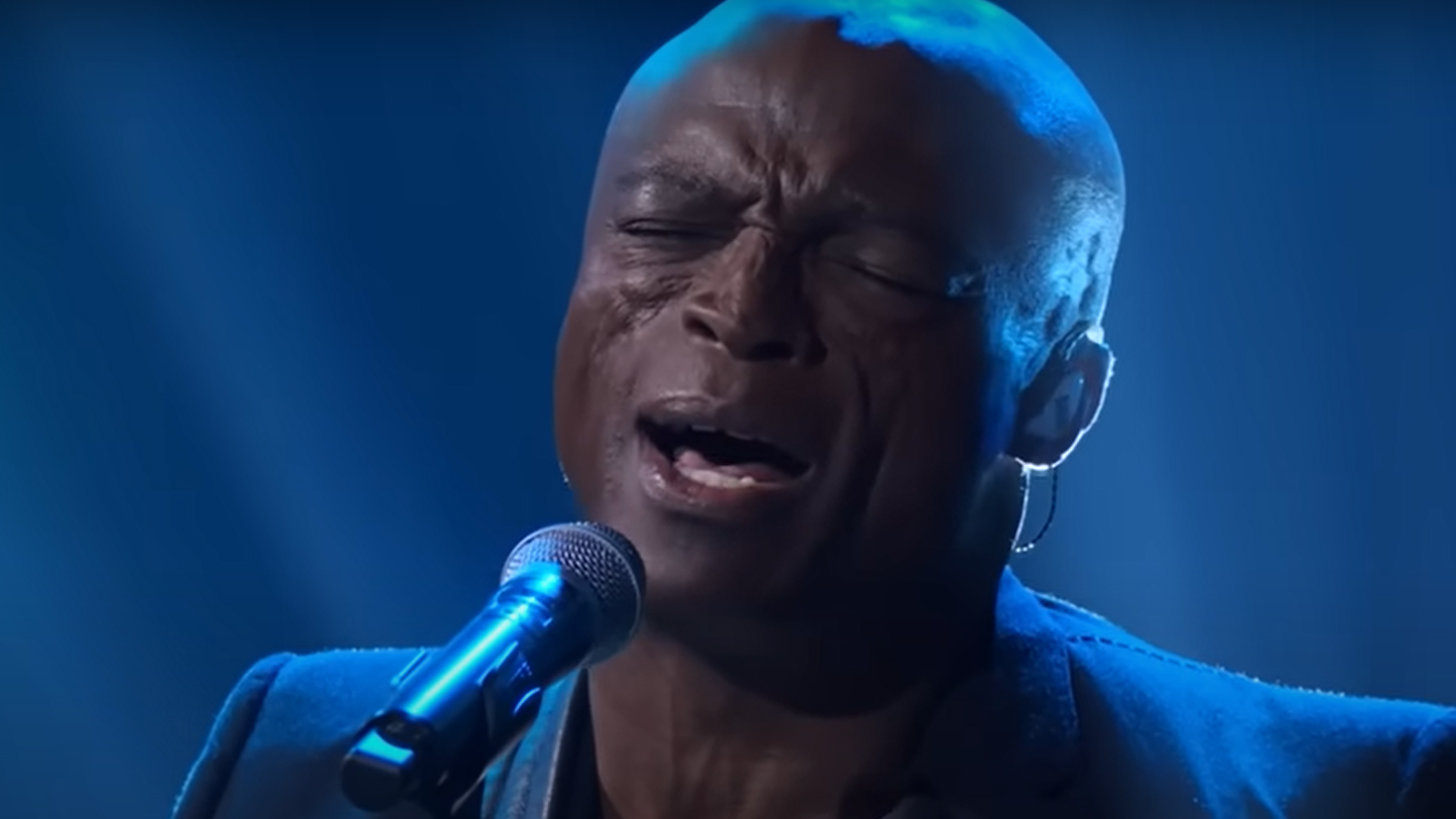 Seal wows with incredible rendition of 'Kiss from a Rose' on The Kelly Clarkson Show