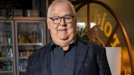 Neighbours star Ian Smith reveals he has terminal cancer