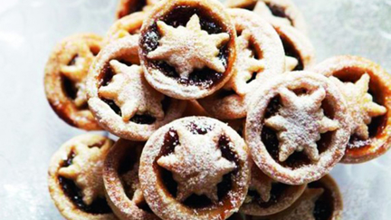Mini Christmas mince pies recipe perfect for sharing