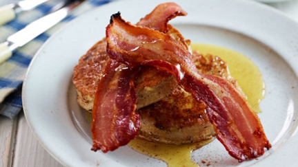 Forget French toast! This quick and easy French crumpets and bacon recipe is heaven on a plate