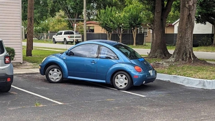 Reddit users divided over husband’s terrible parking