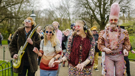 Fans celebrate 50 years of Waterloo with "A party for ABBA"