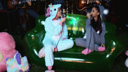 Watch Miley Cyrus and Arianda Grande cover a Crowded House classic