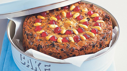 This pineapple Christmas cake recipe is perfection