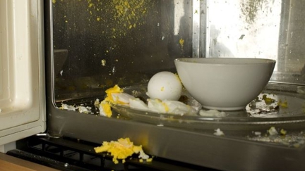 Here's what not to put in your microwave oven
