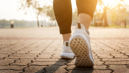 Study finds fast walkers live LONGER than slow walkers!