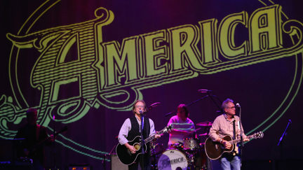 Mel and JT talk to legendary singer-songwriter Gerry Beckley of America