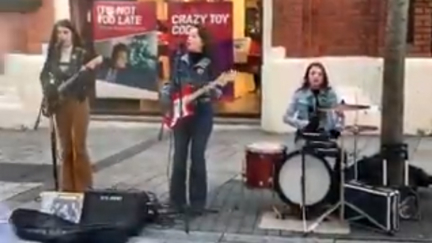 Street buskers go viral with their amazing cover of Fleetwood Mac's 'Go Your Own Way'