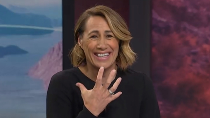TVNZ's Jenny-May Clarkson cheekily mocks Daniel Faitaua's hilarious winter scarf