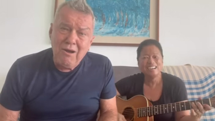 Jimmy Barnes and his wife perform romantic cover of Roberta Flack's 'The First Time Ever I Saw Your Face'