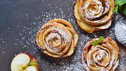 This deliciously tempting cinnamon apple roses recipe is super easy to make