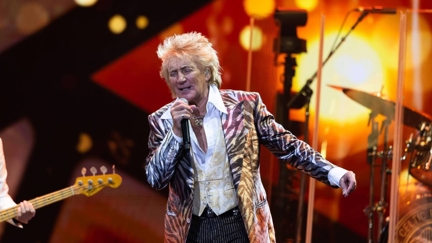 Rod Stewart ‘storms off stage’ after being forced to cut performance short