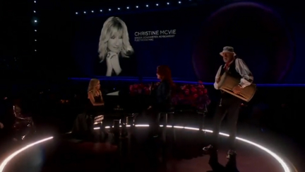 Mick Fleetwood, Bonnie Raitt and Sheryl Crow perform 'Songbird' in poignant tribute to Christine McVie at the Grammys